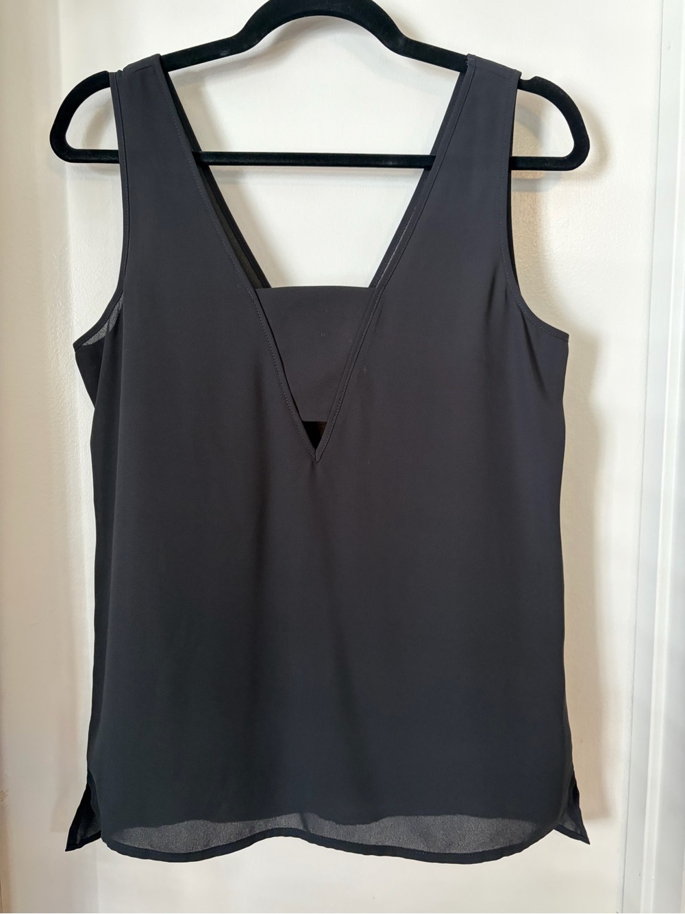 Express Black V-Neck Sleeveless Camisole